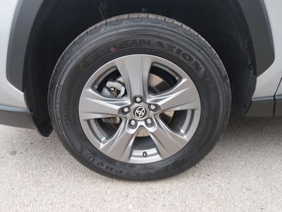 2024 Toyota RAV4 - Photo 14