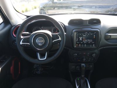 2023 Jeep Renegade - Photo 12