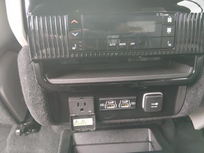 2025 Jeep Wagoneer — photo 20 view