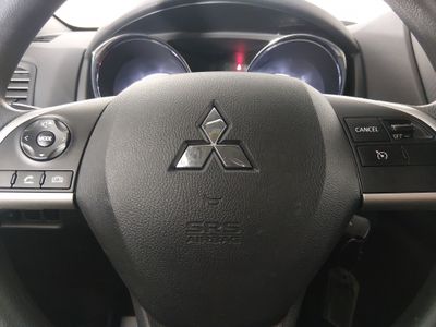 2025 Mitsubishi Outlander Sport — photo 12 view