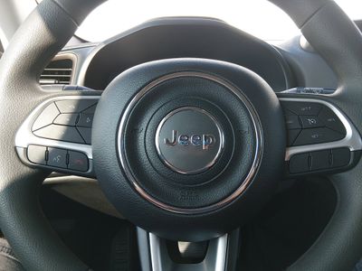 2023 Jeep Renegade - Photo 12