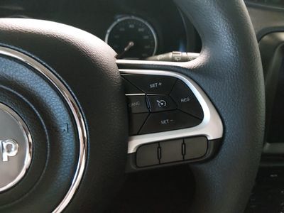 2023 Jeep Renegade - Photo 13