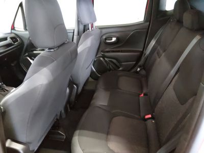 2023 Jeep Renegade — photo 17 view