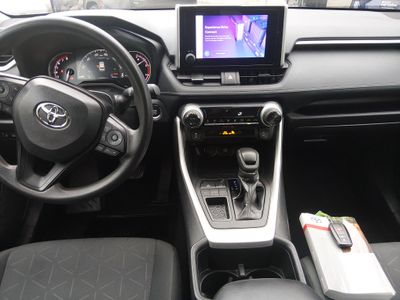 2024 Toyota RAV4 - Photo 16