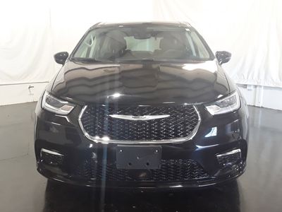 2024 Chrysler Pacifica — side profile view