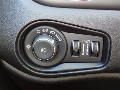 2023 Jeep Renegade - Photo 13