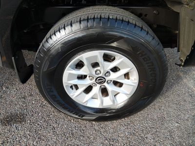 2024 Nissan Frontier - Photo 10
