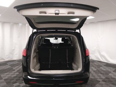 2024 Chrysler Voyager — photo 11 view