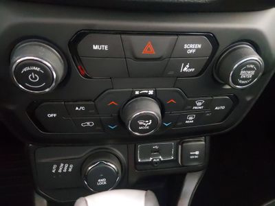 2022 Jeep Renegade - Photo 13