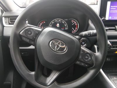 2024 Toyota RAV4 - Photo 17