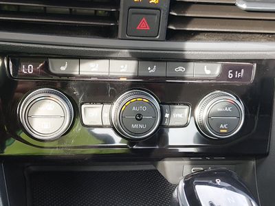 2024 Volkswagen Jetta - Photo 13