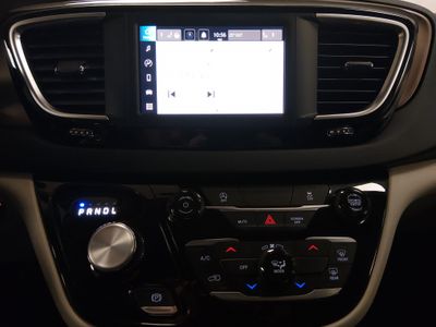 2024 Chrysler Voyager — photo 13 view