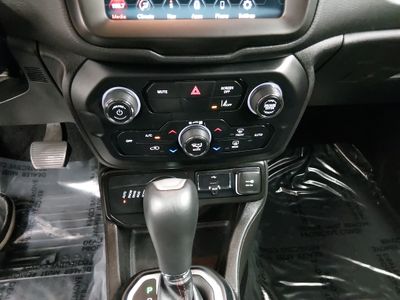 2023 Jeep Renegade - Photo 13