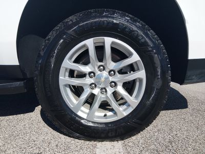 2023 Chevrolet Suburban - Photo 10