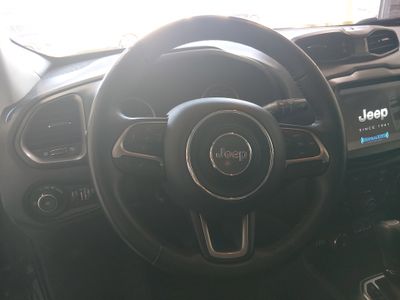 2022 Jeep Renegade - Photo 12