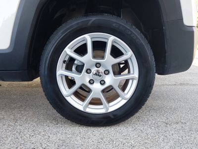 2023 Jeep Renegade - Photo 10