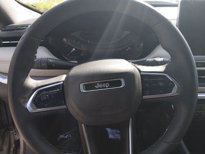 2024 Jeep Compass - Photo 12