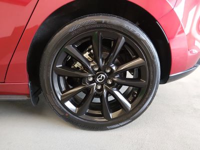 2025 Mazda Mazda3 Hatchback - Photo 10