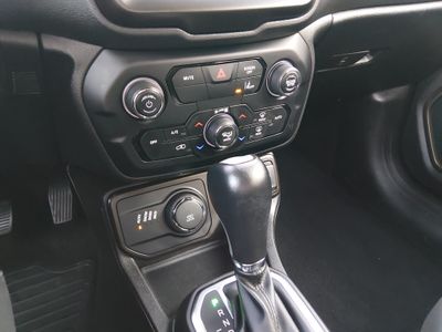 2023 Jeep Renegade — photo 21 view