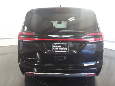 2024 Chrysler Pacifica — detail view