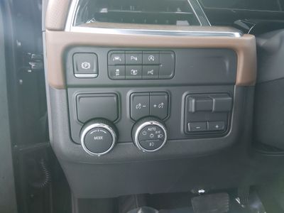 2025 Chevrolet Tahoe — photo 13 view