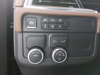 2025 Chevrolet Tahoe - Photo 13