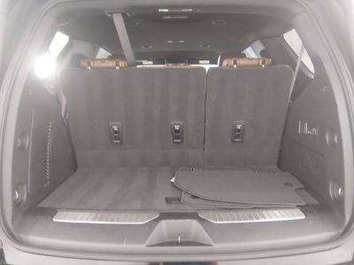 2025 Chevrolet Tahoe - Photo 11
