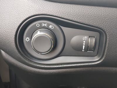 2023 Jeep Renegade - Photo 13