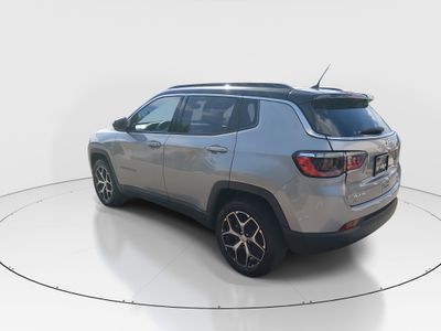 2024 Jeep Compass - Photo 4
