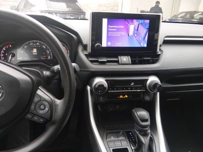 2024 Toyota RAV4 - Photo 19
