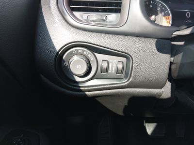 2023 Jeep Renegade - Photo 13
