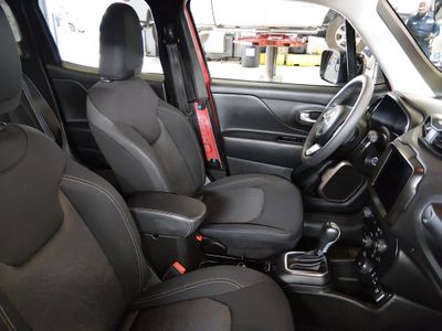 2023 Jeep Renegade — photo 15 view