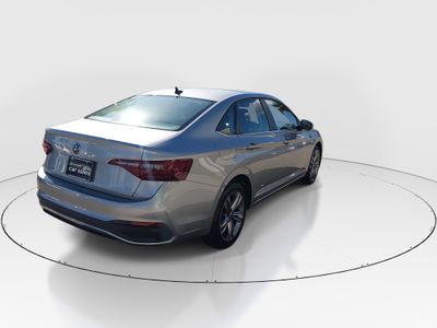 2024 Volkswagen Jetta - Photo 5