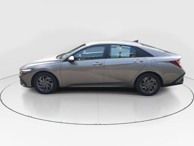 2024 Hyundai Elantra - Photo 4