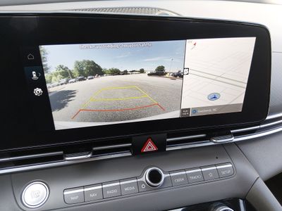 2024 Hyundai Elantra - Photo 16