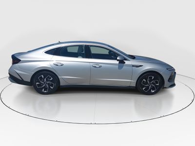 2025 Hyundai Sonata - Photo 8