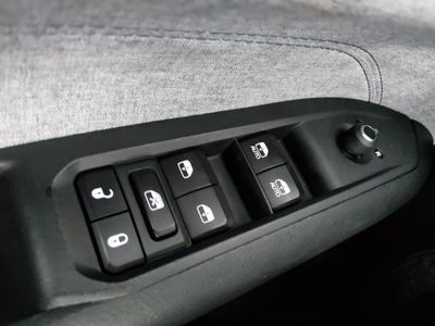 2024 Jeep Compass - Photo 18