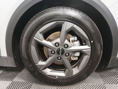 2025 Kia K4 - Photo 10