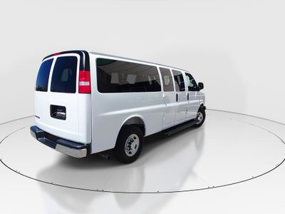 2025 Chevrolet Express 15 Passenger - Photo 7