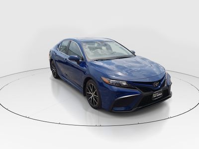 2023 Toyota Camry SE Auto — front three-quarter view