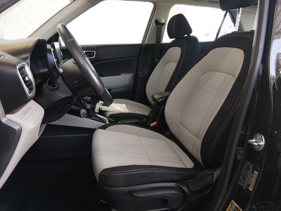 2025 Hyundai Venue - Photo 12