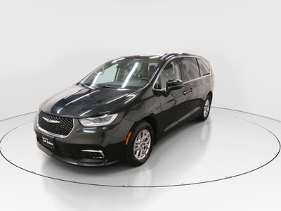 2023 Chrysler Pacifica - Photo 3