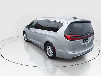 2023 Chrysler Pacifica — detail view