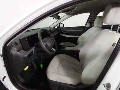 2025 Hyundai Sonata - Photo 18