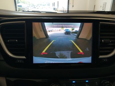 2023 Chrysler Pacifica — photo 16 view