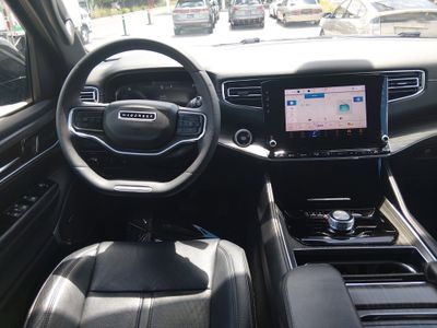 2023 Jeep Wagoneer L - Photo 12