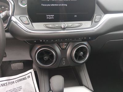 2025 Chevrolet Blazer - Photo 13