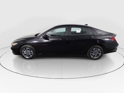 2024 Hyundai Elantra - Photo 4