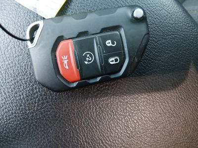2025 Jeep Wrangler - Photo 15