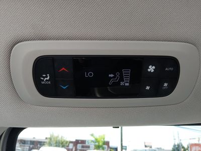 2023 Chrysler Pacifica — photo 22 view